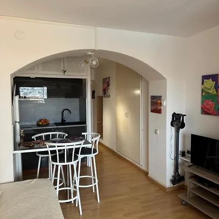 Acogedor Estudio En El Edificio Isla De 로지즈